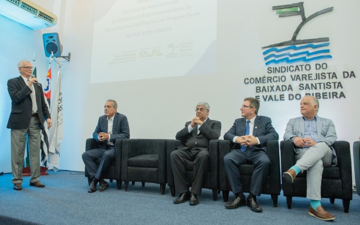 65bd4bdc42552-whatsapp_image_2024_02_02_at_13_27_15_3 Presidente-executivo da FecomercioSP, Ivo Dall´Acqua Júnior, prestigia abertura de escritório na região de Santos, na presença do presidente do Sincomécio da Baixada Santista, do ministro Márcio França, e de parlamentares
