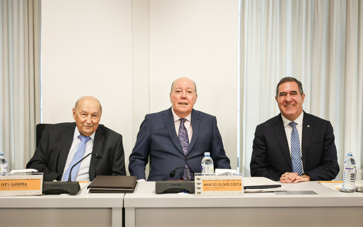 667d68198bfe9-20240621094034_ed_0723 Ives Gandra, Márcio Olívio e Luiz Gastão