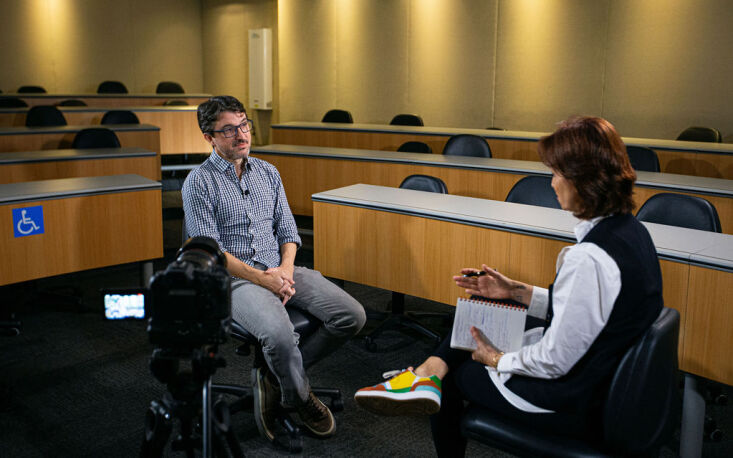 Thais Herédia entrevista Sérgio Lazzarini (Foto: UM BRASIL)