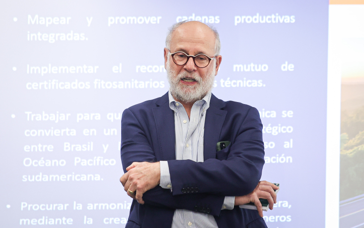 6883d940b1e36-04 Jean-Claude Silberfeld, especialista convidado fala sobre os principais produtos trocados por Brasil e Peru (Crédito: Edilson Dias)