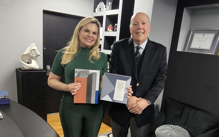 68a87d729505d-img_20250819_155626 Deputada estadual Carla Morando recebe Márcio Olívio Fernandes da Costa, vice-presidente da FecomercioSP. (Foto: Divulgação/FecomercioSP)
