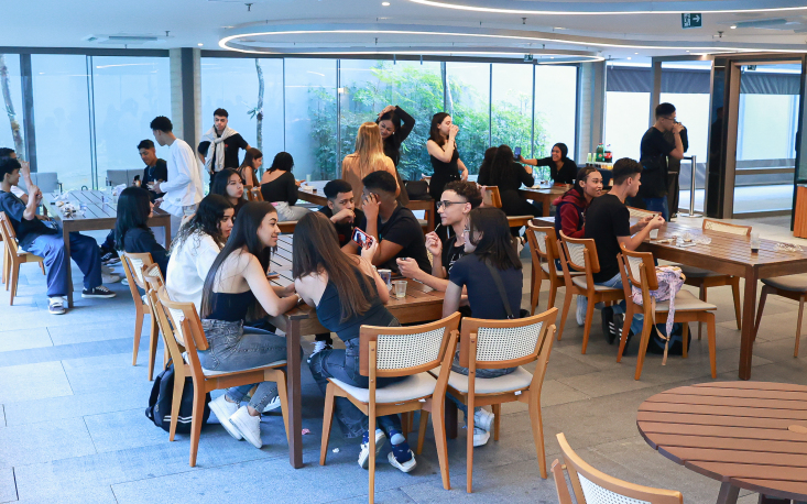 Alunos foram recebidos com um lanche de boas-vindas (Imagem: Edilson Dias)