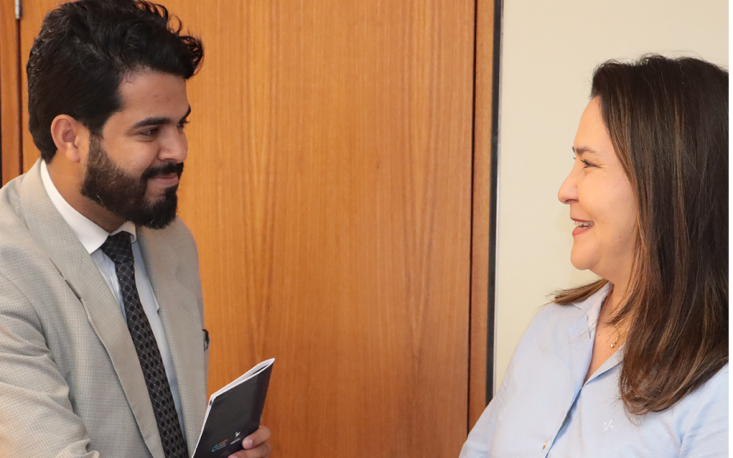 Sarina também participou de reuniões nos gabinetes dos deputados (Crédito: Negreiros Foto)