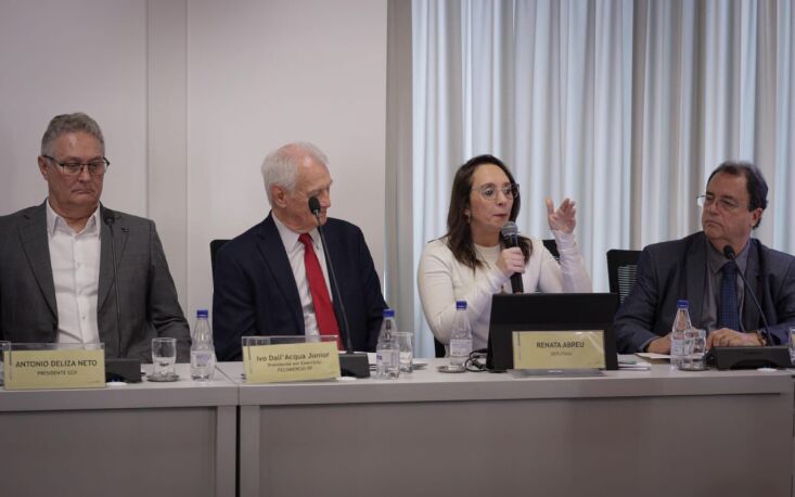 68fbcdf16951d-whatsapp_image_2025_10_24_at_11_55_18_2 Renata Abreu (Podemos/SP), ao lado de Ivo Dall’Acqua Júnior, presidente em exercício da FecomercioSP
