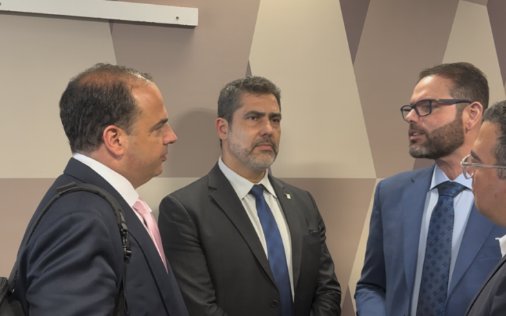 Rony Vainzof, consultor de proteção de dados da FecomercioSP, em diálogo com parlamentares e com o secretário de Segurança da Informação e Cibernética do governo federal, André Luiz Molina