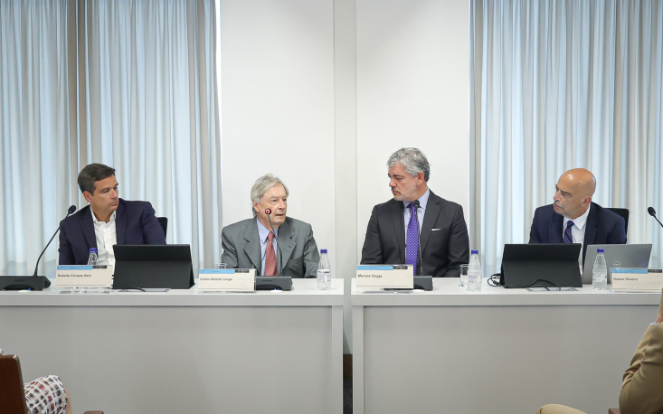 693c36c9cf1f8-edilson_dias_44580 No primeiro painel, especialistas debatem a conjuntura econômica no Brasil e no mundo (Imagem: Edilson Dias)