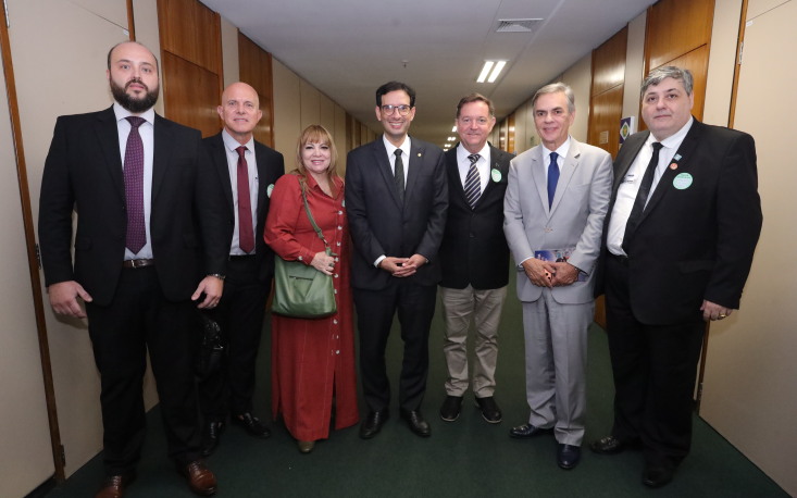 Comitiva se reuniu com o deputado Leo Prates (Republicanos/BA), relator da Comissão Especial da PEC 6x1