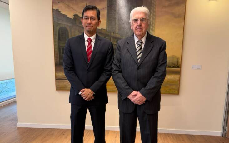 6a7ca03e085f8-cri_reuni_o_singapura_8 Rubens Medrano, vice-presidente da FecomercioSP e presidente do Conselho de Relações Internacionais, e Wei Wen Chia, embaixador de Singapura no Brasil. (Foto: Cristina Carvalho/FecomercioSP)
